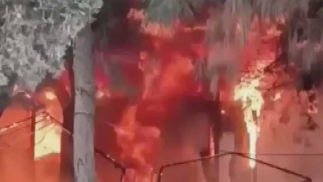 Hatay’da Madde Bağımlısı Dehşet Saçtı! Kundaklama Anı Ortaya Çıktı 5